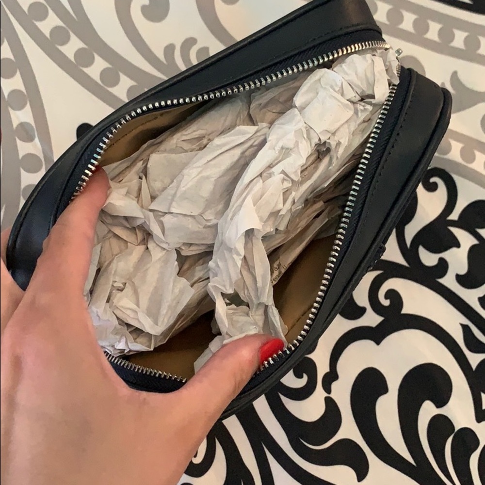 BRAND NEW MK BELT BAG - Picture 3 of 4